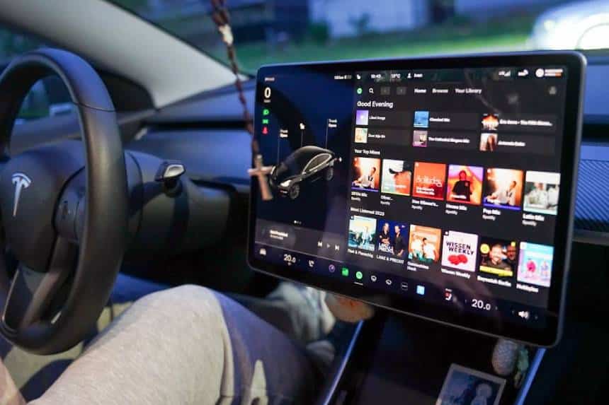 Playlist 100 Lagu Terbaik untuk Dinyanyikan di Mobil versi Spotify Dinyanyikan di Mobil