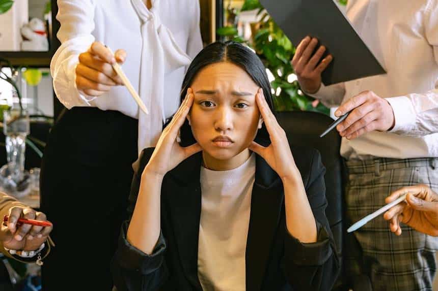 Overthinking: Saat Pikiran Nggak Bisa Diam Overthinking