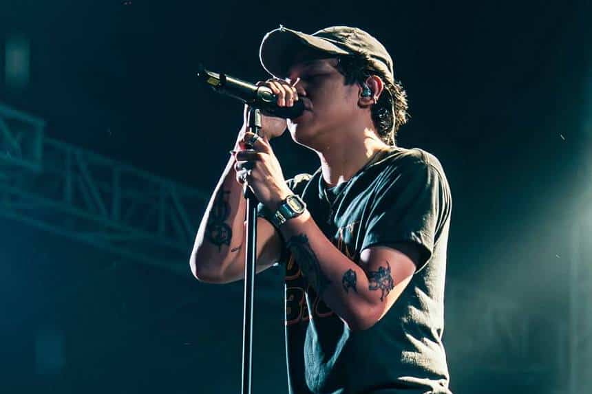 Hindia: Ketika Musik Terdengar Seperti Isi Kepala Sendiri Hindia